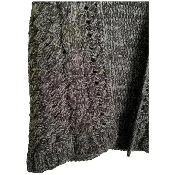 ** SOLD * * Vintage Gap Women's Gray Vest Size Small Knitted Cable Sweater Vest - Picture 7 of 7